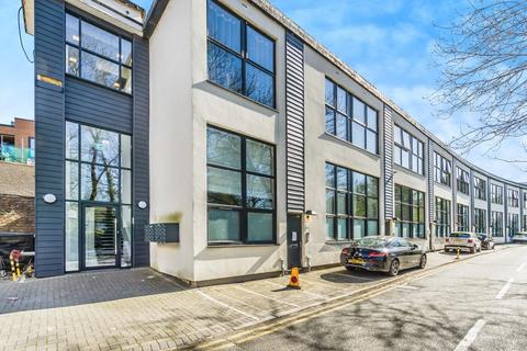 Restmor Way, Wallington, SM6