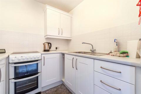 undefined, Warwick Avenue, Bedford, Bedfordshire, MK40