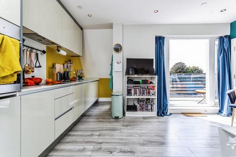 2 bedroom flat for sale, Reedham Drive, PURLEY, Surrey, CR8