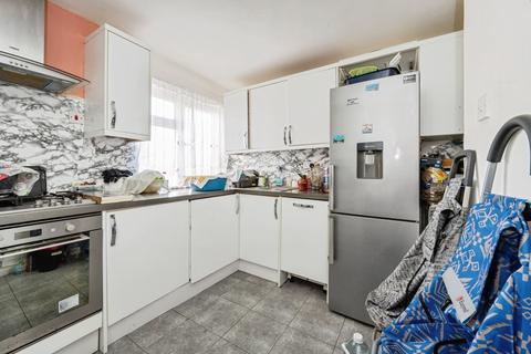 3 bedroom flat for sale, Williamson Road, Kempston, Bedford, Bedfordshire, MK42