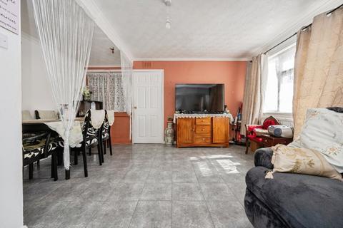 3 bedroom flat for sale, Williamson Road, Kempston, Bedford, Bedfordshire, MK42
