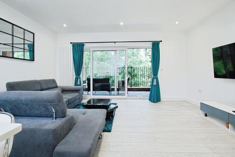 2 bedroom flat for sale, Brighton Road, PURLEY, Surrey, CR8