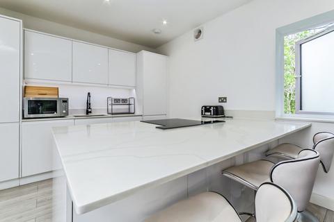2 bedroom flat for sale, Brighton Road, PURLEY, Surrey, CR8