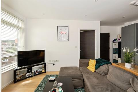 1 bedroom flat for sale, Whytecliffe Road South, PURLEY, Surrey, CR8