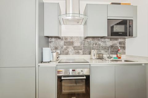 1 bedroom flat for sale, Whytecliffe Road South, PURLEY, Surrey, CR8