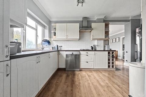 4 bedroom semi-detached house for sale, Broomfield Avenue, Telscombe Cliffs, BN10 7AL
