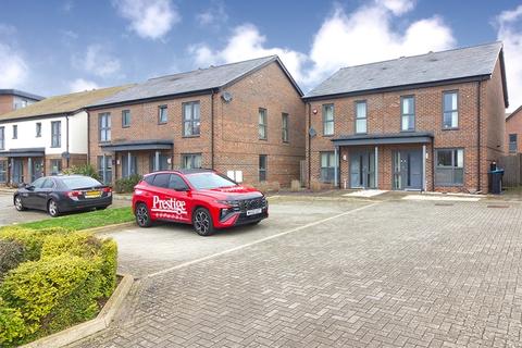 undefined, OAKGROVE - Modern 2 bed, 2.5 bath home with garden & parking in this sought-after location!