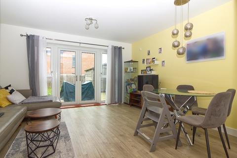 undefined, OAKGROVE - Modern 2 bed, 2.5 bath home with garden & parking in this sought-after location!