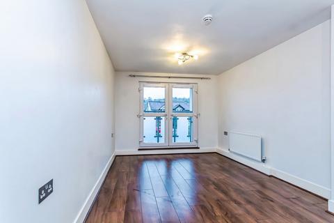 1 bedroom flat for sale, Brighton Road, Purley, CR8