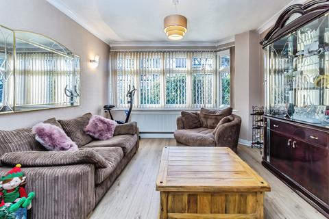 undefined, Court Avenue, Coulsdon, CR5