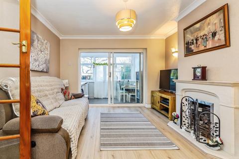 undefined, Court Avenue, Coulsdon, CR5