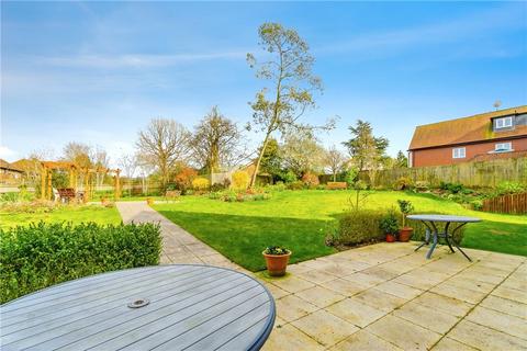 1 bedroom flat for sale, Limpsfield Road, Warlingham, Surrey, CR6
