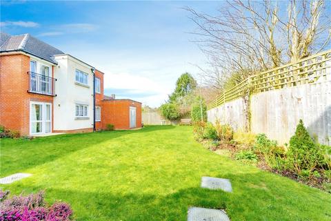 1 bedroom flat for sale, Limpsfield Road, Warlingham, Surrey, CR6
