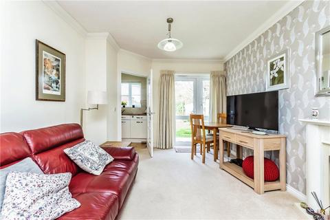 1 bedroom flat for sale, Limpsfield Road, Warlingham, Surrey, CR6