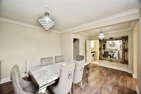 4 bedroom detached house for sale, Park Avenue, Sittingbourne, Kent, ME10