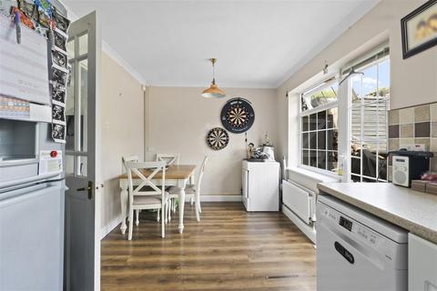 3 bedroom semi-detached house for sale, Howard Close, Hailsham