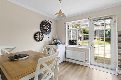3 bedroom semi-detached house for sale, Howard Close, Hailsham