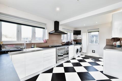 4 bedroom detached house for sale, Beauvoir Drive, Kemsley, Sittingbourne, ME10