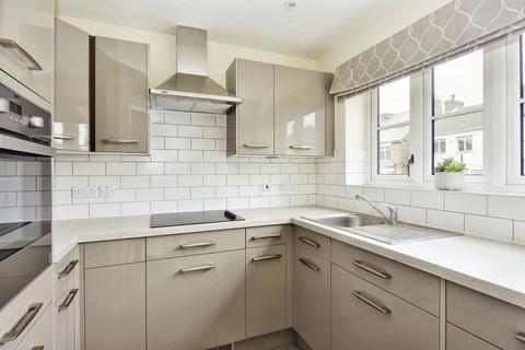 1 bedroom flat for sale, Canterbury Road, Sittingbourne, Kent, ME10