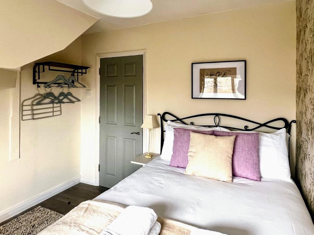 Bedroom (4).jpeg