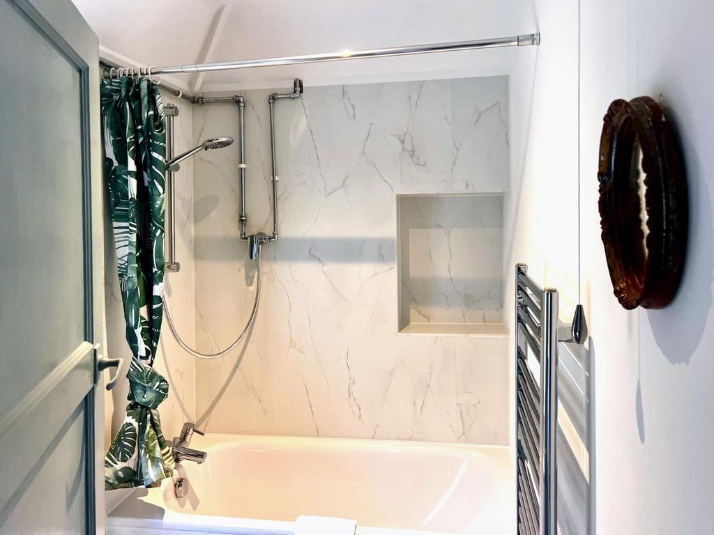 Bathroom (2).jpeg