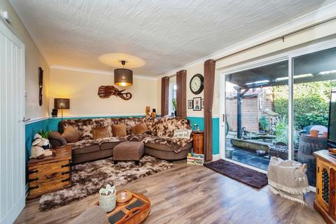 5 bedroom end of terrace house for sale, Queendown Avenue, Rainham, Gillingham, Kent, ME8
