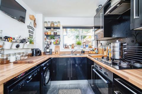 5 bedroom end of terrace house for sale, Queendown Avenue, Rainham, Gillingham, Kent, ME8
