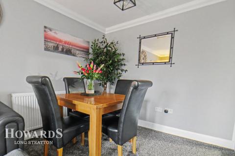 3 bedroom detached house for sale, Owens Close, Long Stratton