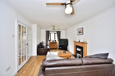 4 bedroom detached house for sale, Walsby Drive, Kemsley, Sittingbourne, Kent, ME10