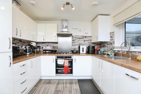 3 bedroom end of terrace house for sale, Redgrove Avenue, Sittingbourne, Kent, ME10