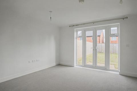 3 bedroom semi-detached house to rent, Preston PR4