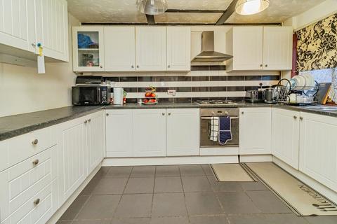 3 bedroom terraced house for sale, Crosslands, Stantonbury, Milton Keynes, Buckinghamshire, MK14