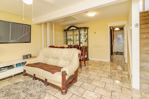 3 bedroom terraced house for sale, Crosslands, Stantonbury, Milton Keynes, Buckinghamshire, MK14