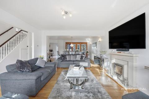 undefined, Lambourne Road, Chigwell, IG7