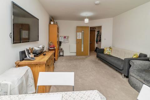 2 bedroom flat for sale, Hindhead Knoll, Walnut Tree, Milton Keynes, Buckinghamshire, MK7