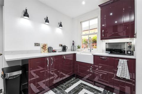4 bedroom townhouse for sale, Bury Street, Newport Pagnell, Buckinghamshire, MK16