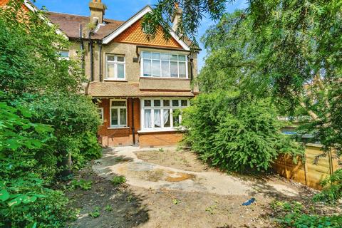 Warham Road, South Croydon, CR2