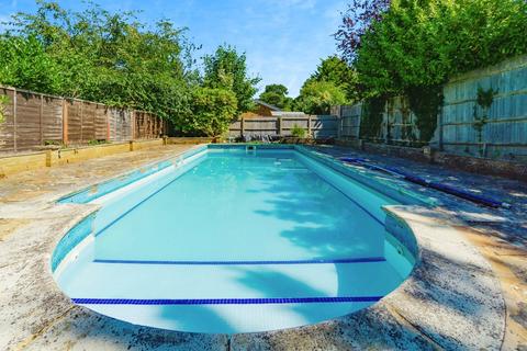 4 bedroom detached house for sale, Limpsfield Road, Warlingham, Surrey, CR6