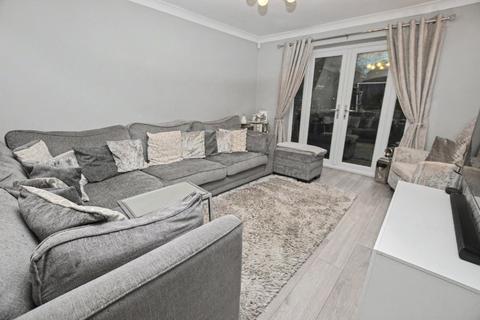 3 bedroom semi-detached house for sale, Windsor Crescent, Wakefield, West Yorkshire