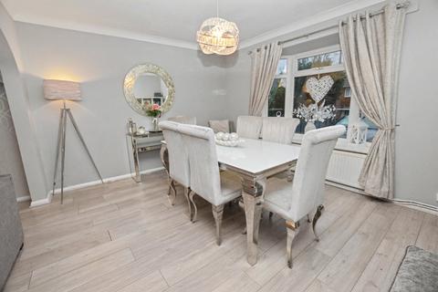 3 bedroom semi-detached house for sale, Windsor Crescent, Wakefield, West Yorkshire