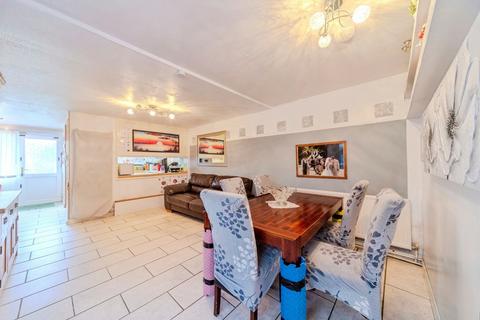 2 bedroom bungalow for sale, Sheelin Grove, Bletchley, Milton Keynes, Buckinghamshire, MK2