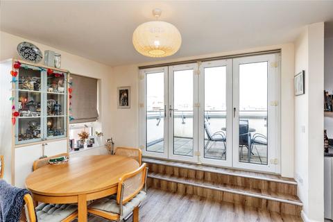 2 bedroom flat for sale, Newfoundland Way, Portishead, Bristol, Somerset, BS20