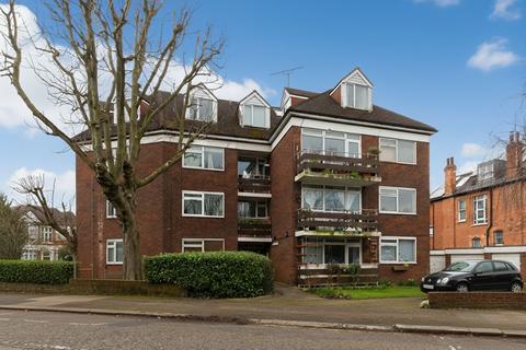 2 bedroom flat to rent, Mapesbury Road, London NW2