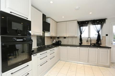 3 bedroom semi-detached house for sale, Dunley Drive, New Addington, Surrey, CR0