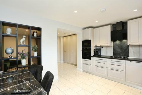3 bedroom semi-detached house for sale, Dunley Drive, New Addington, Surrey, CR0