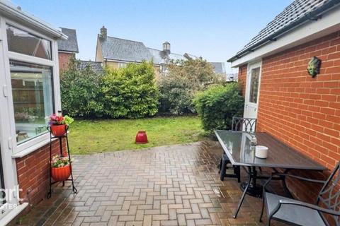 3 bedroom semi-detached house for sale, Corunna Drive, Colchester