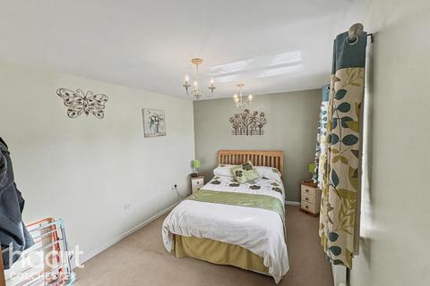 3 bedroom semi-detached house for sale, Corunna Drive, Colchester
