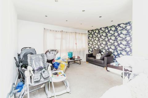 2 bedroom flat for sale, Fir Tree Gardens, Croydon, CR0
