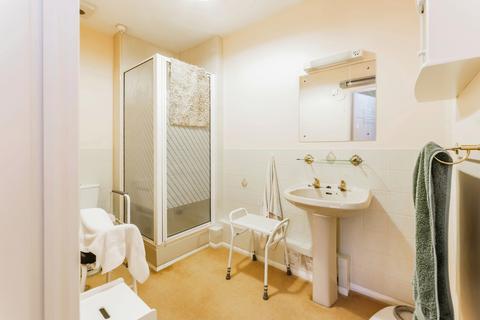 2 bedroom flat for sale, Peregrine Gardens, Croydon, CR0