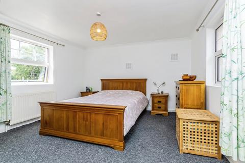 1 bedroom flat for sale, Wickham Road, Shirley, Croydon, Surrey, CR0